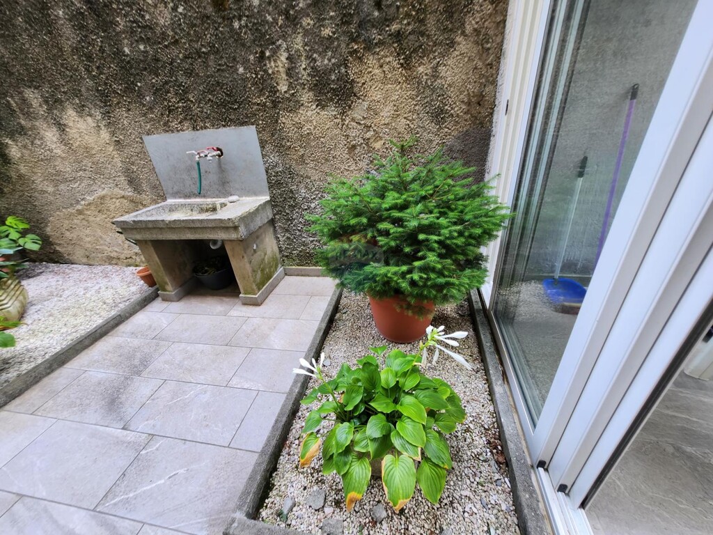 Image 6075306 - 8