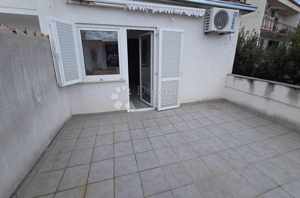 Image 6075910 - 3