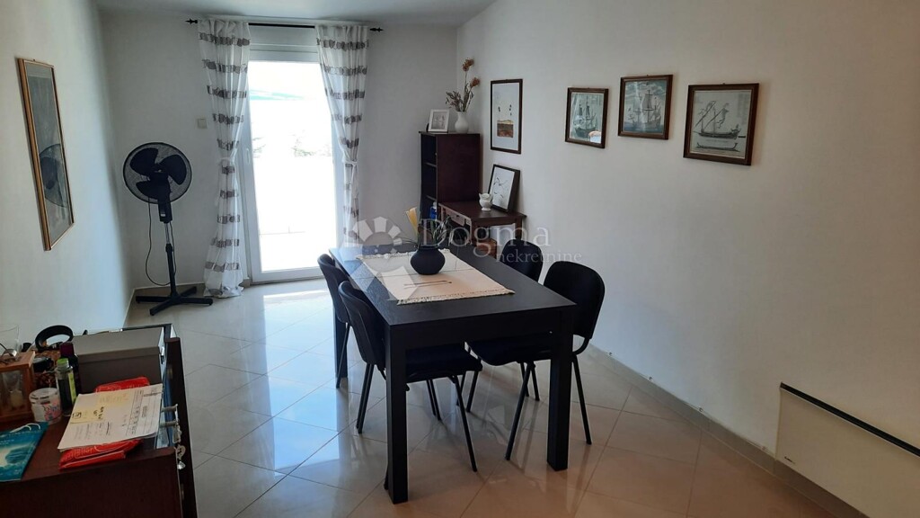 Image 6075929 - 6