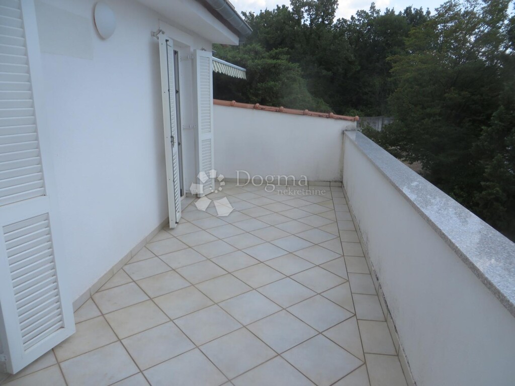 Image 6075929 - 12