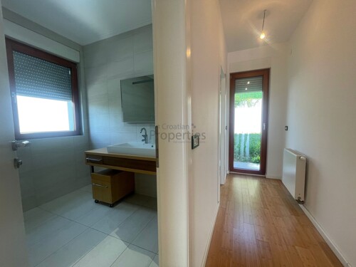 Thumbnail 6079812 - 17