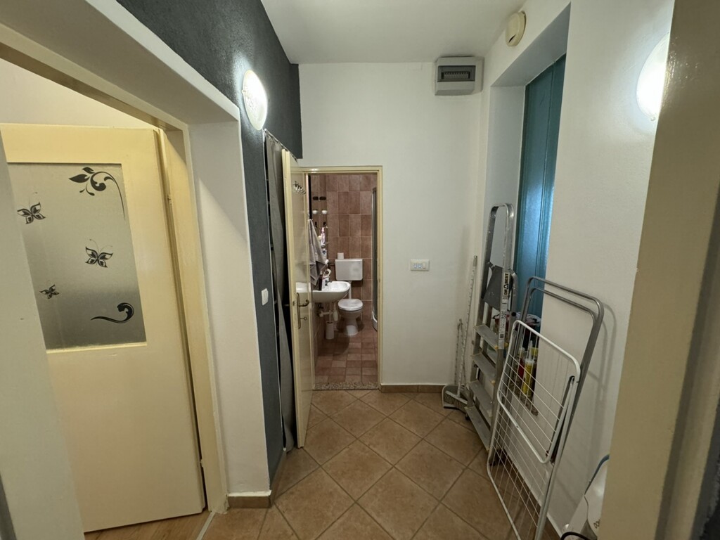 Image 6083547 - 9