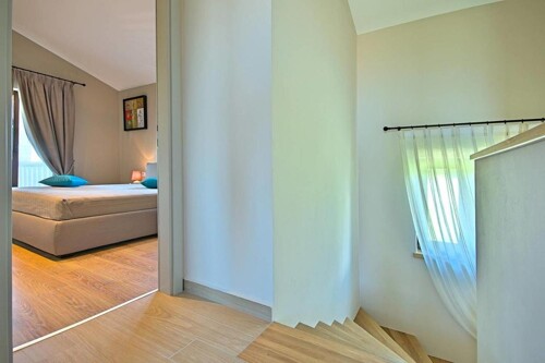 Thumbnail 6083550 - 20