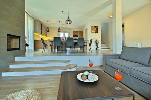 Thumbnail 6083550 - 11