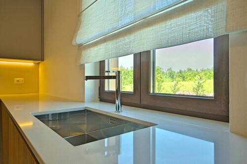 Thumbnail 6083550 - 13