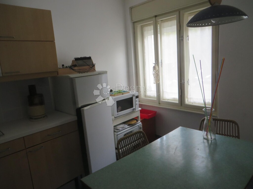 Image 6083900 - 4