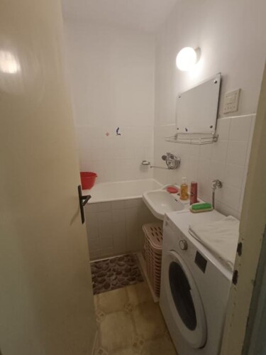 Novo! Split Plokite 2-soban stan 58 m2 za renovaciju prodaja)