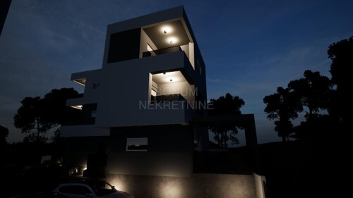 Thumbnail 6085492 - 11