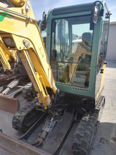Bager gusjeničar YANMAR SV26