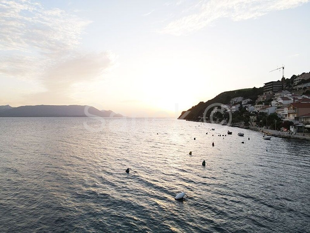 Image 6092887 - 18