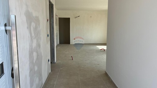 Thumbnail 6093054 - 4