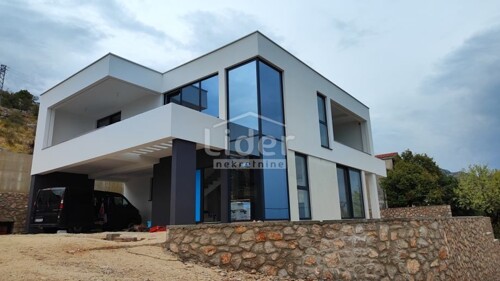 Thumbnail 6093410 - 5
