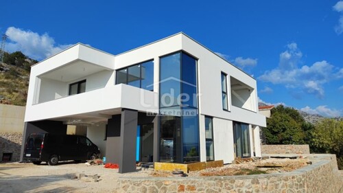 Thumbnail 6093410 - 6