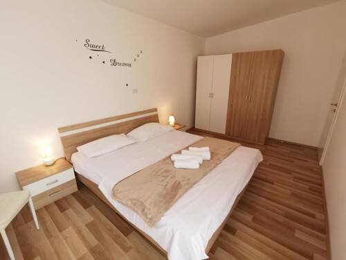 Thumbnail 6093620 - 13