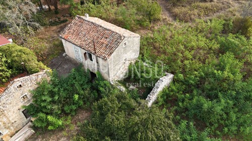 ISTRA, POREČ - Prodaje se stara kamena kuća za renovaciju u