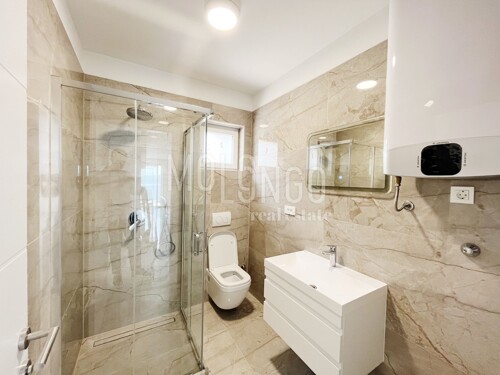 Thumbnail 6094537 - 6