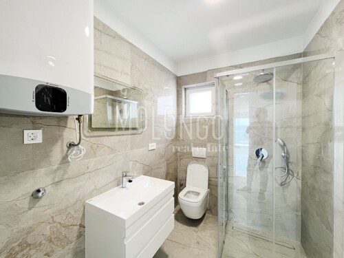 Thumbnail 6094537 - 11