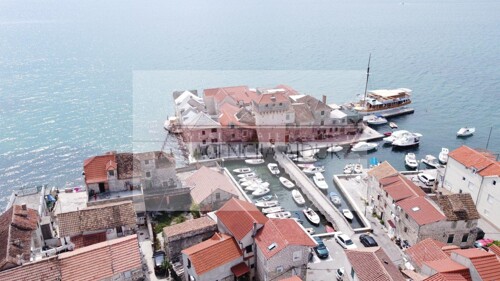 Thumbnail 6095596 - 4