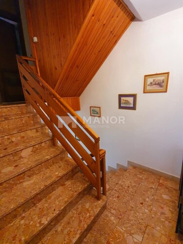 Thumbnail 6100268 - 5