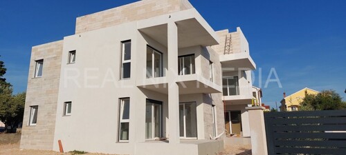 Thumbnail 6100892 - 1