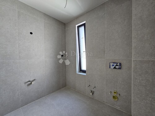 Thumbnail 6101186 - 13