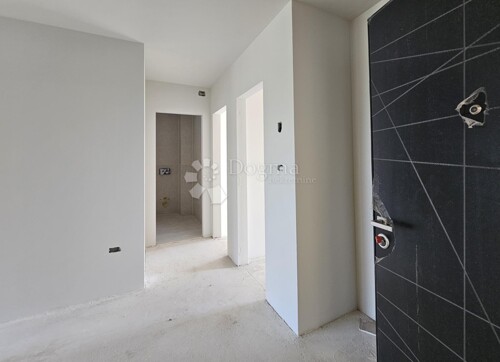 Thumbnail 6101186 - 9