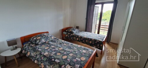 Thumbnail 6101478 - 3