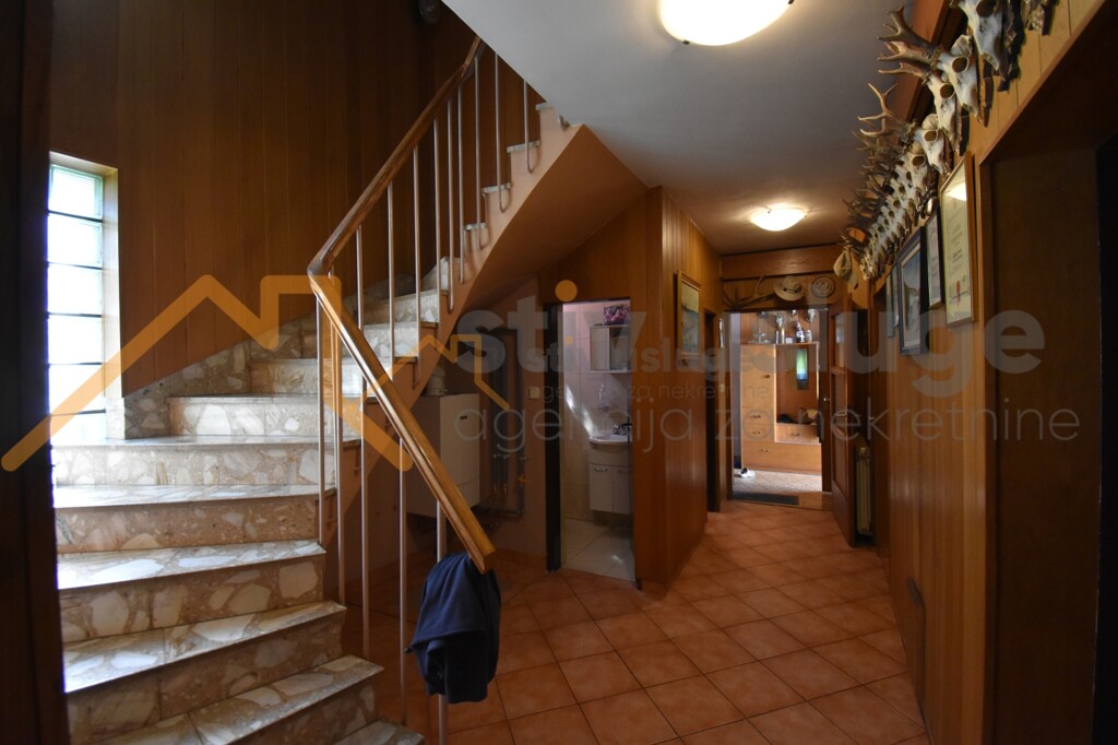 Image 6101610 - 10