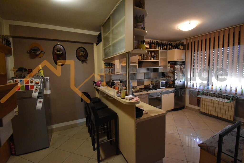 Image 6101610 - 7