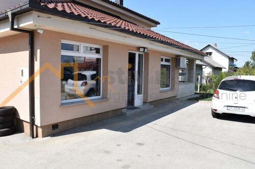 Prodaja, stambeno-poslovna zgrada, Brckovljani, 363 m2
