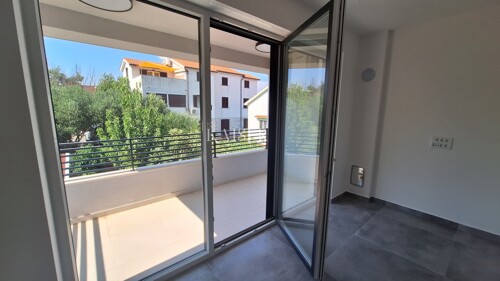 Nerezine, otok Lošinj - dvoetažni apartman 75,65 m2, blizina