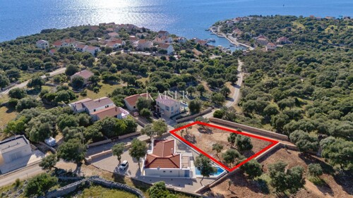 Otok Pag, zemljište s građevinskom dozvolom u stoljetnom mas