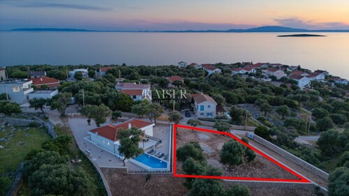Otok Pag, zemljište s građevinskom dozvolom u stoljetnom mas