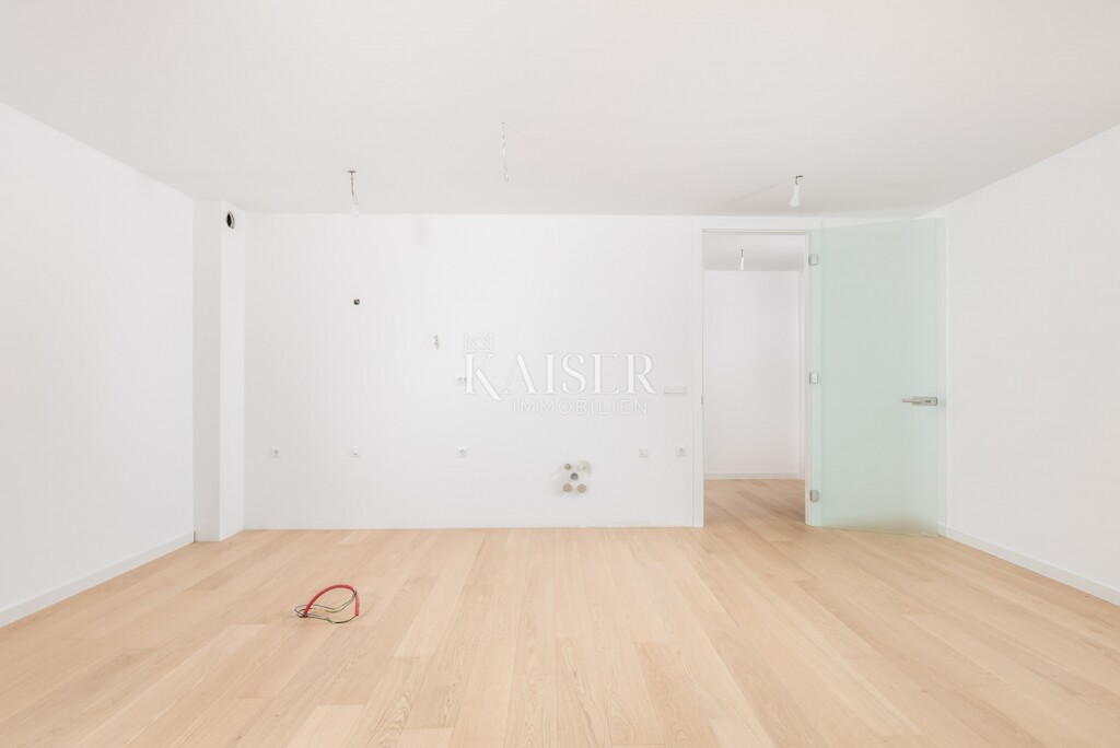 Image 6101870 - 20