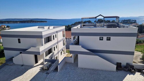 Otok Rab-Stan 180m2 s bazenom s pogledom na more