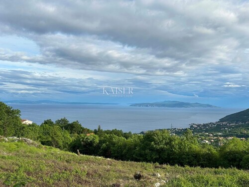 Opatija,Veprinac - Građevinsko zemljište za tri vile
