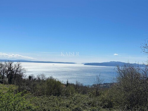 Opatija,Veprinac - Građevinsko zemljište za tri vile