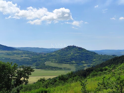 Istra, Motovun - građevinsko zemljište s jedinstvenim pogled