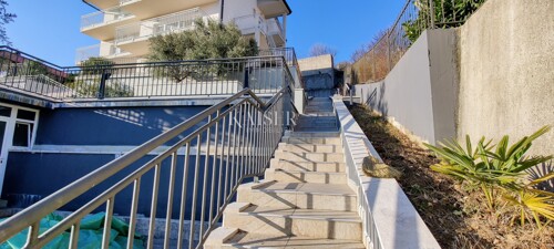 Thumbnail 6102035 - 3