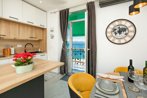 Opatija, centar - stan uz more sa predivnim pogledom