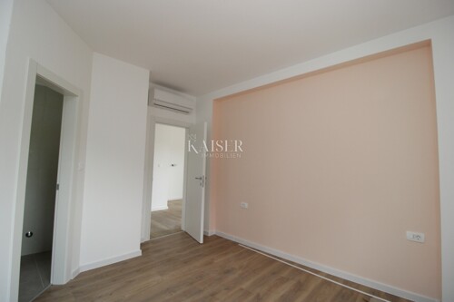 Thumbnail 6102079 - 13