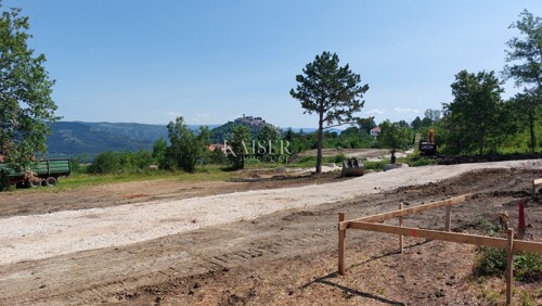 Istra, Motovun - građevinsko zemljište 6200m2 sa pogledom na