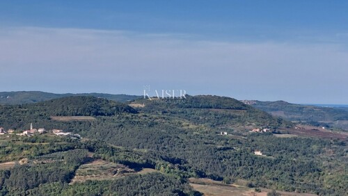 Istra, Motovun- građevinsko zemljište s predivnim panoramski