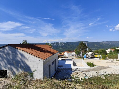 Istra, Motovun - Vila s pogledom na Motovun u izgradnji
