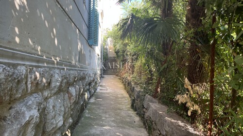 Opatija, centar - Sunčani stan u Opatijskoj vili 100 m2 + ga