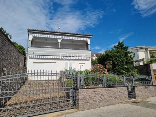 Novi Vinodolski, Klenovica, kuća sa 2 apartmana i pogledom n