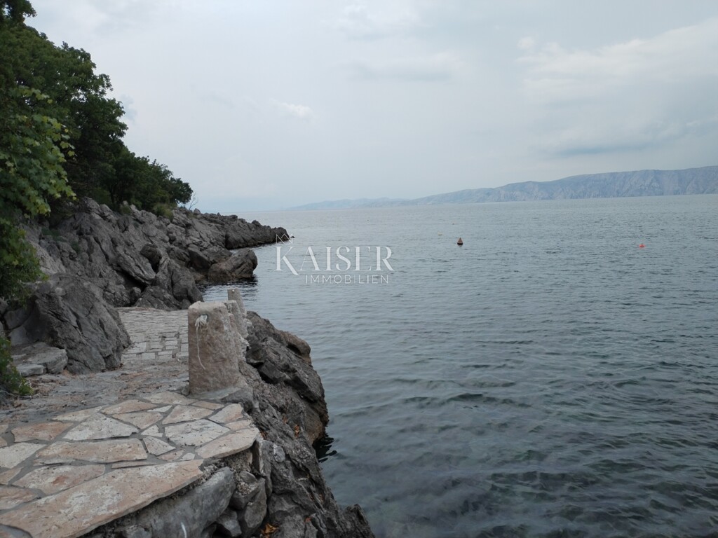 Image 6102470 - 12