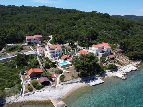 Otok Iž, Mali Iž - građevinsko zemljište 50m od mora
