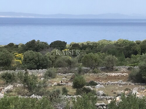 Pag - teren s idejnim projektom na samo 500m od mora