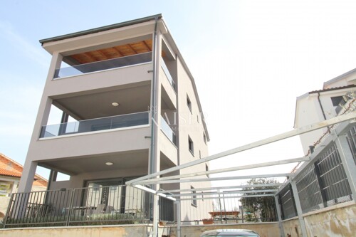 Malinska -Penthouse sa terasom i pogledom na Riječki zaljev